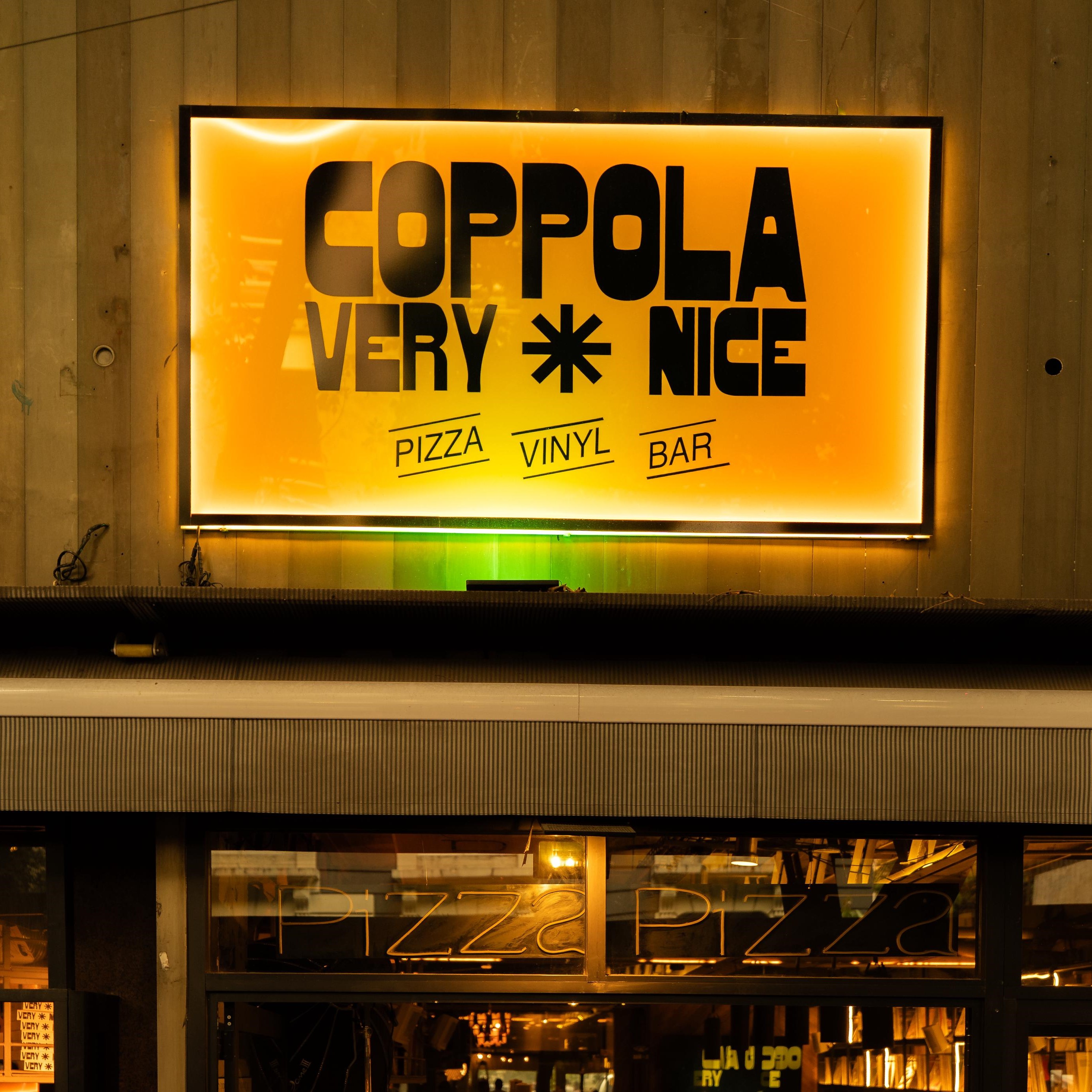 Coppola Pizza Vinyl Bar Hamburgo 16