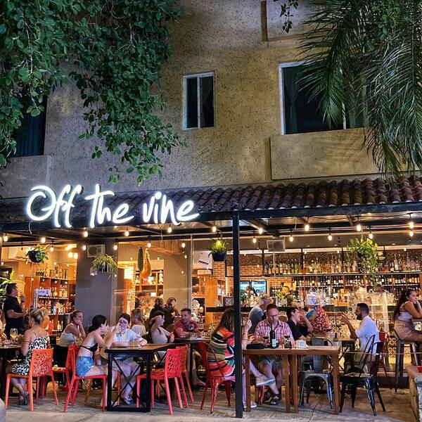 Restaurante Off The Vine Playa del Carmen 7