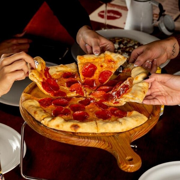 Margherita Pizza Y Vino Sucursal Aviación 6