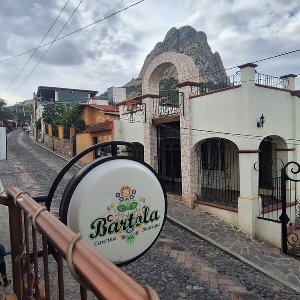 Restaurante La Bartola Peña de Bernal - foto 1