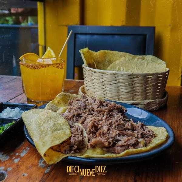 Diecinueve Diez Gastro Cantina Revolución 15
