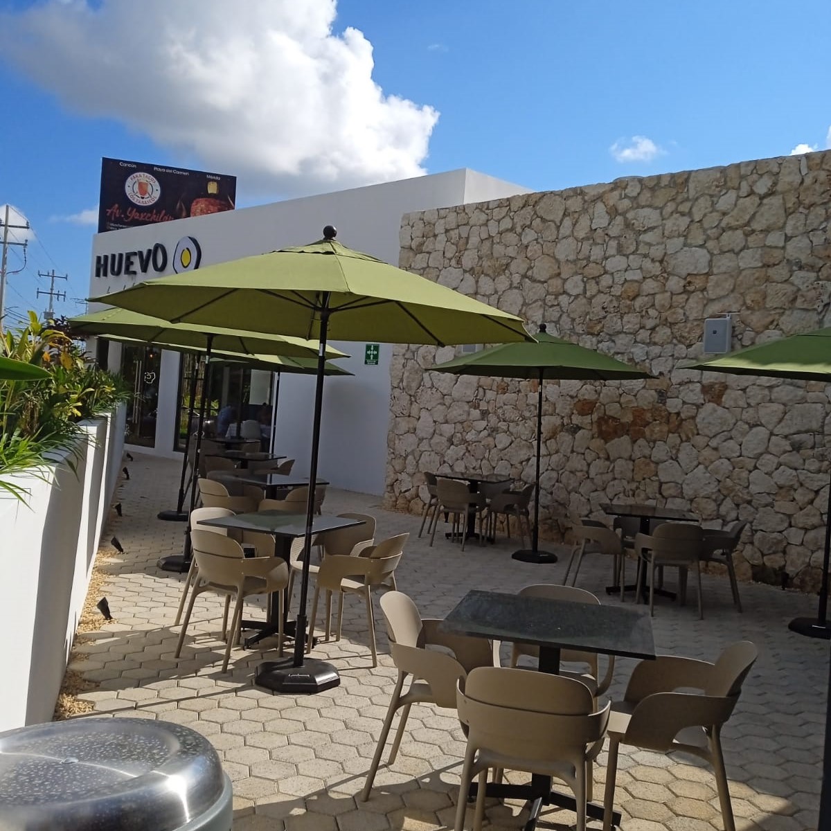 Restaurante  Huevo Brunch & More Cancún 7