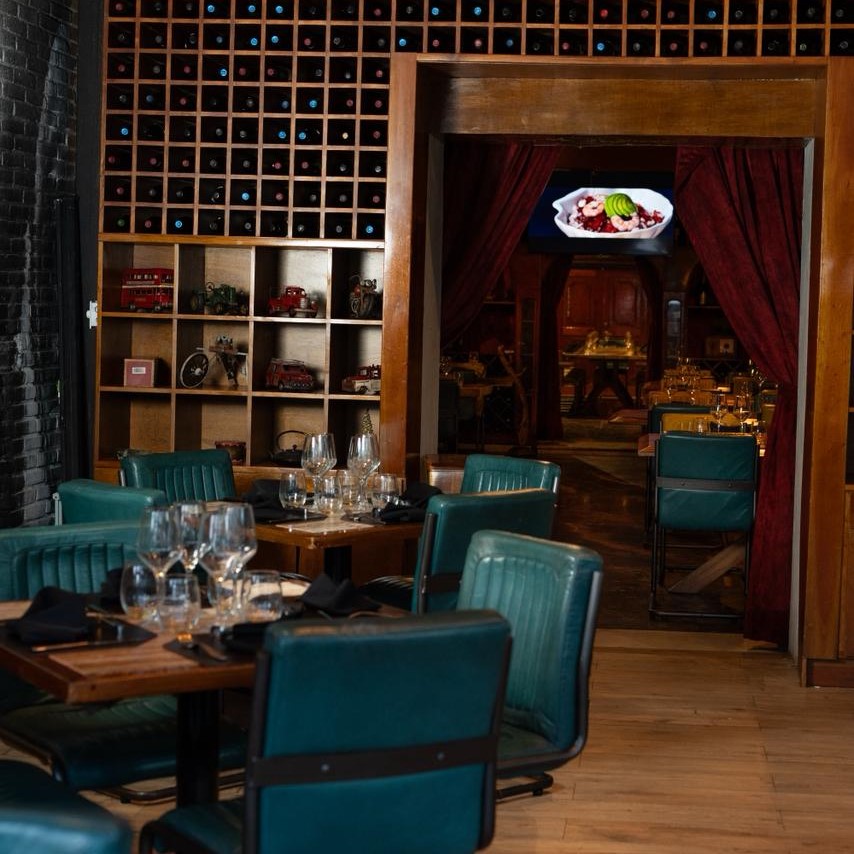Bovinos Steakhouse & Seafood Cancún 5