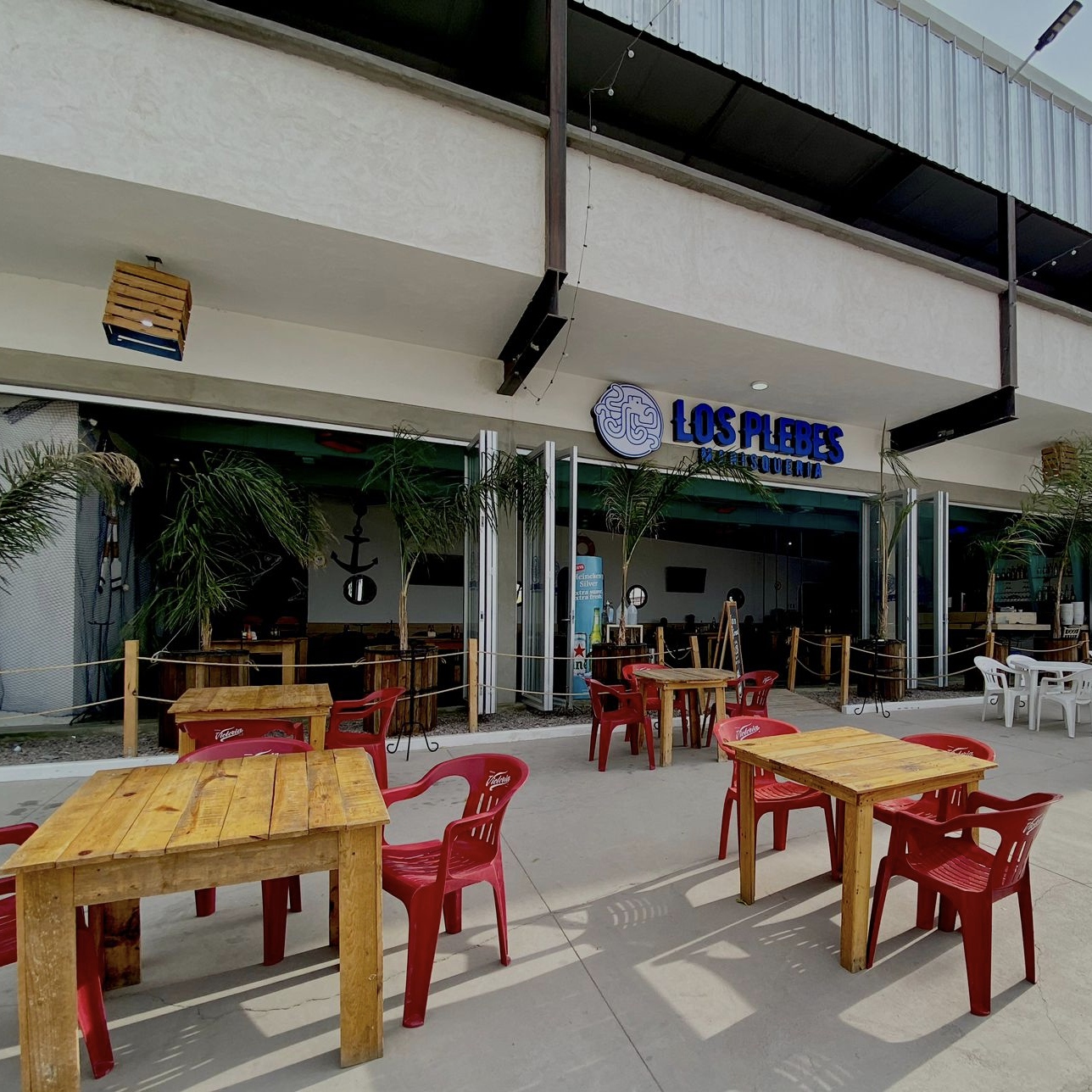 Los Plebes Marisquería Torreón 12