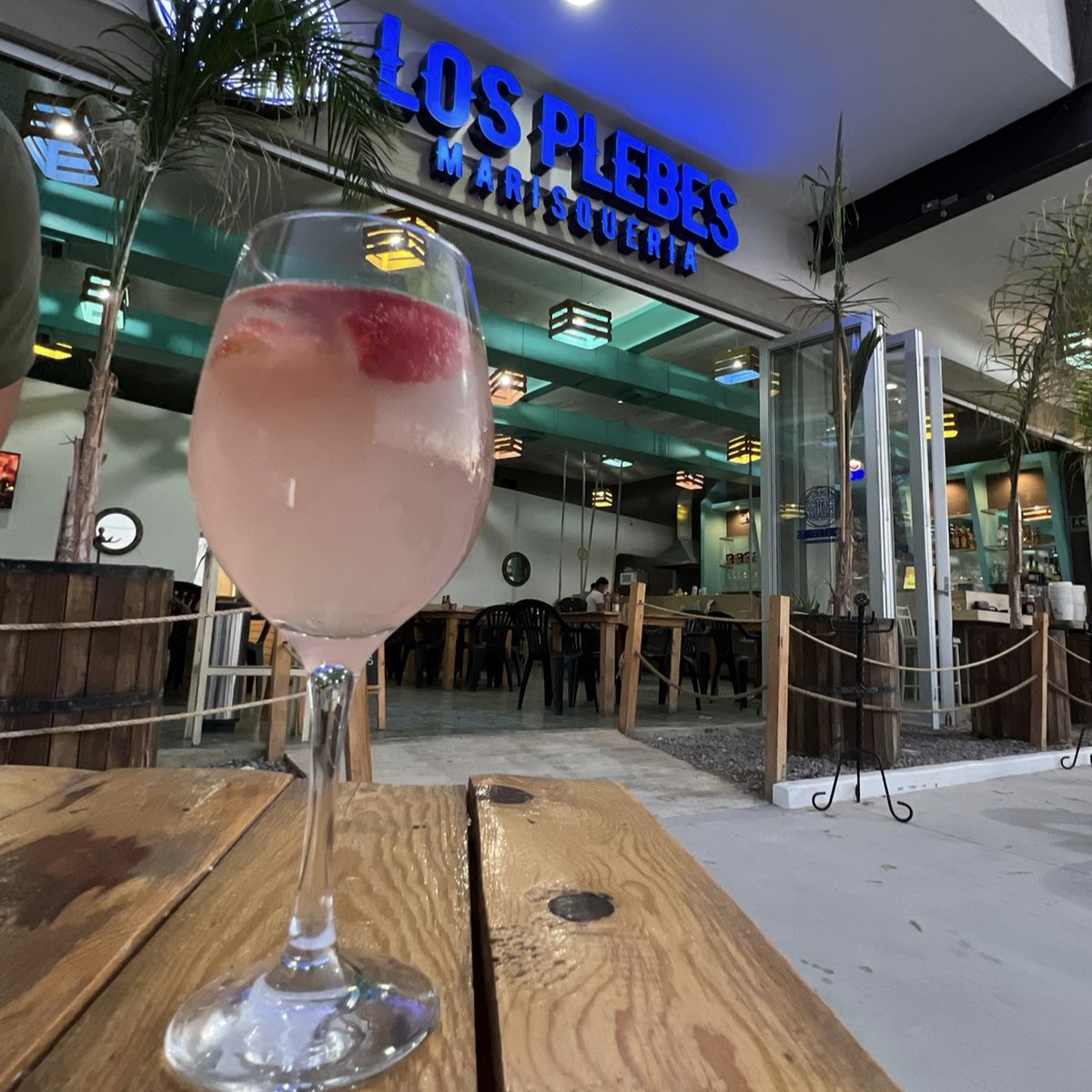 Los Plebes Marisquería Torreón 6