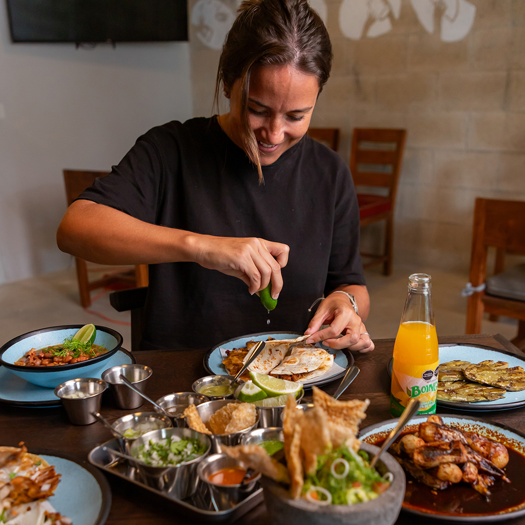 Chavito Bien Taquería Cancún 7