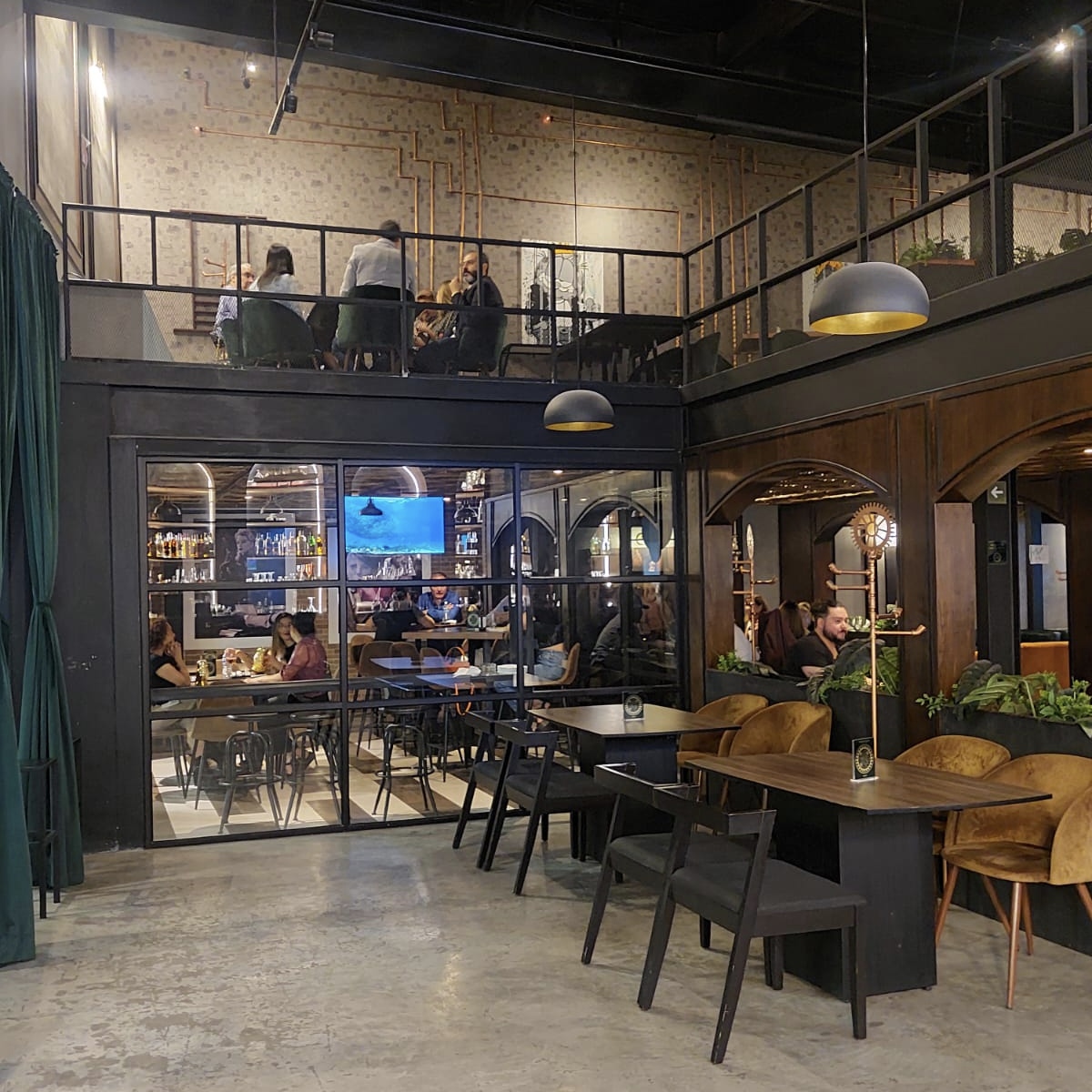 Proper Pub & Parlor Saltillo 9