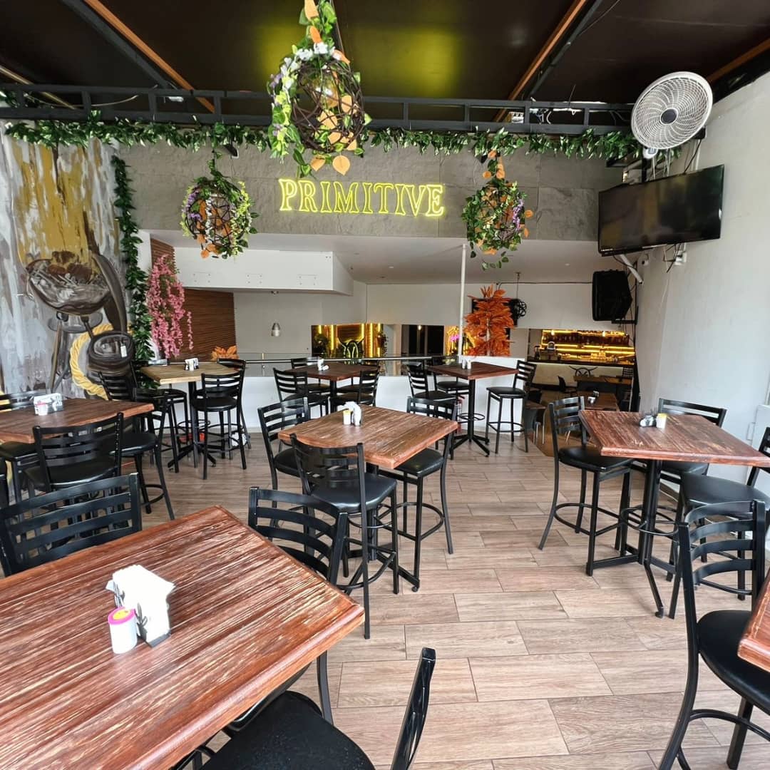 PRIMITIVE GRILL & BBQ Fuentes de Satelite 11