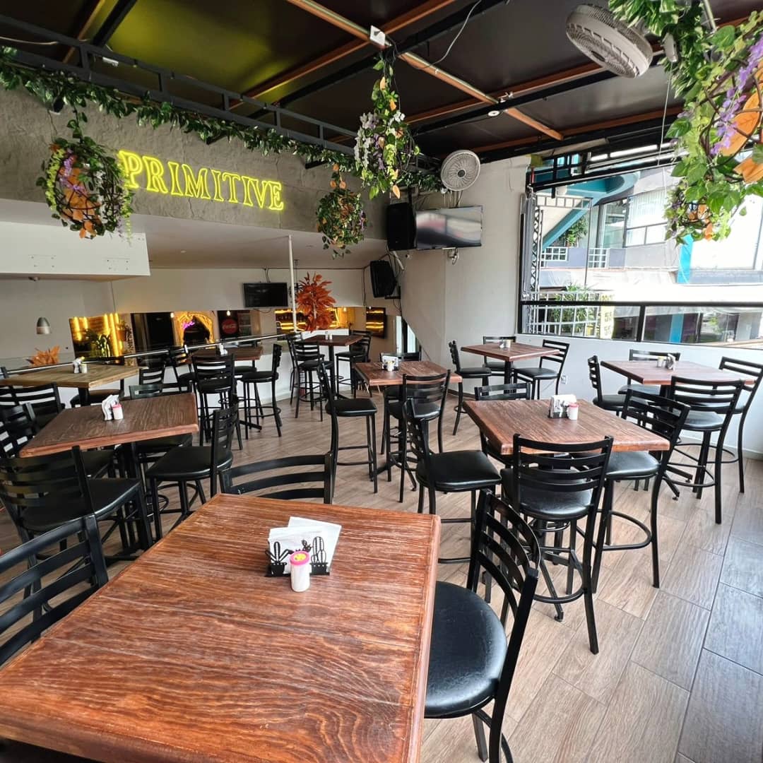 PRIMITIVE GRILL & BBQ Fuentes de Satelite 9