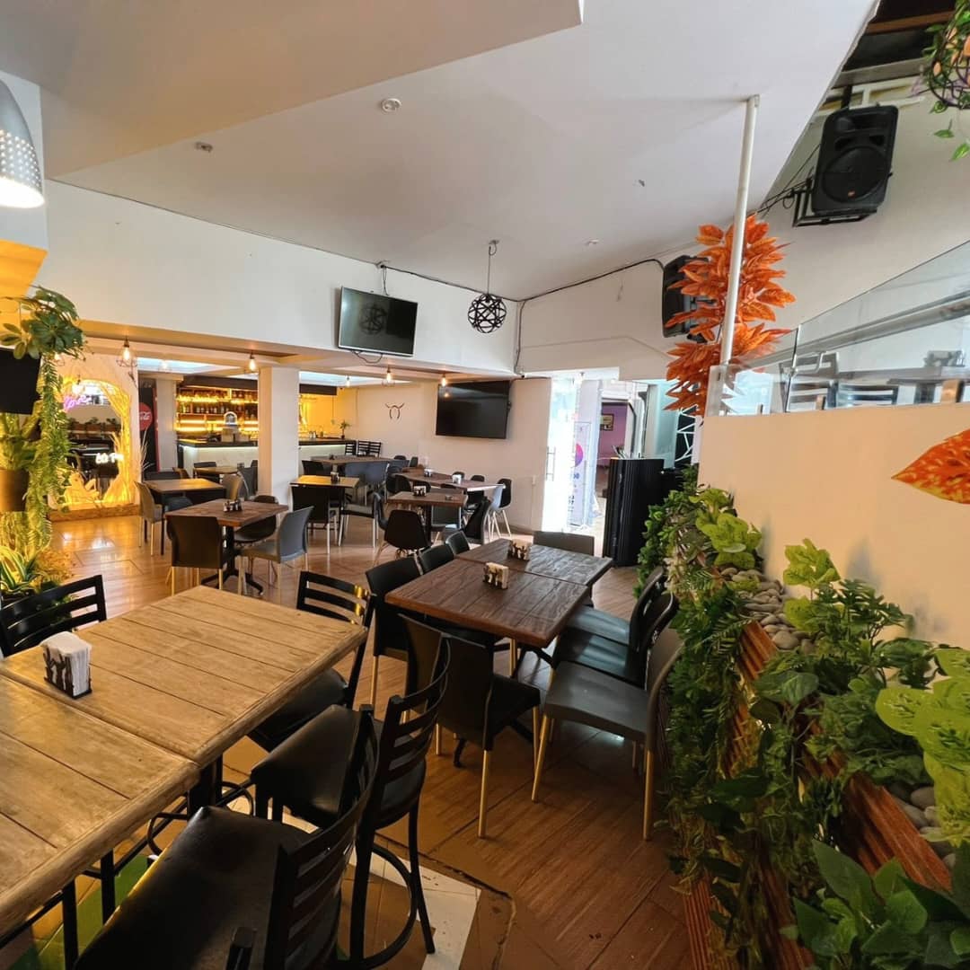 PRIMITIVE GRILL & BBQ Fuentes de Satelite 5
