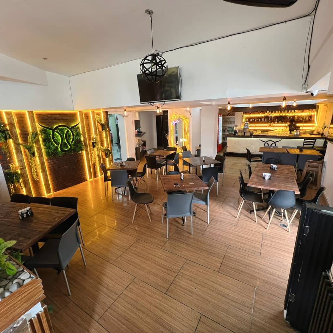 PRIMITIVE GRILL & BBQ Fuentes de Satelite 7