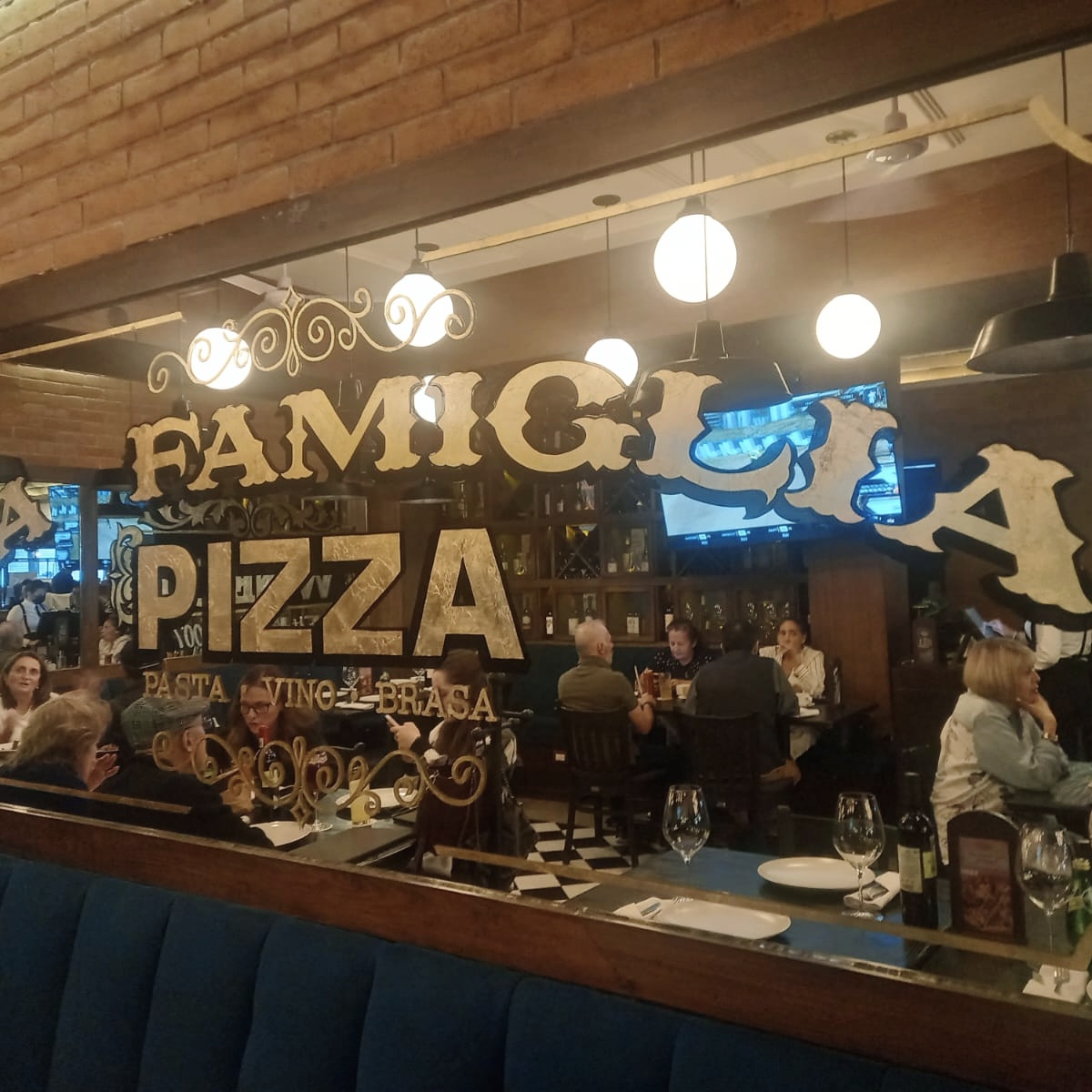 Restaurante La Famiglia Insurgentes 10