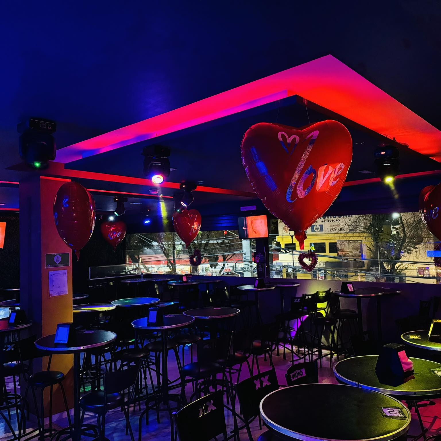 ICE CLUB Karaoke Acoxpa 9