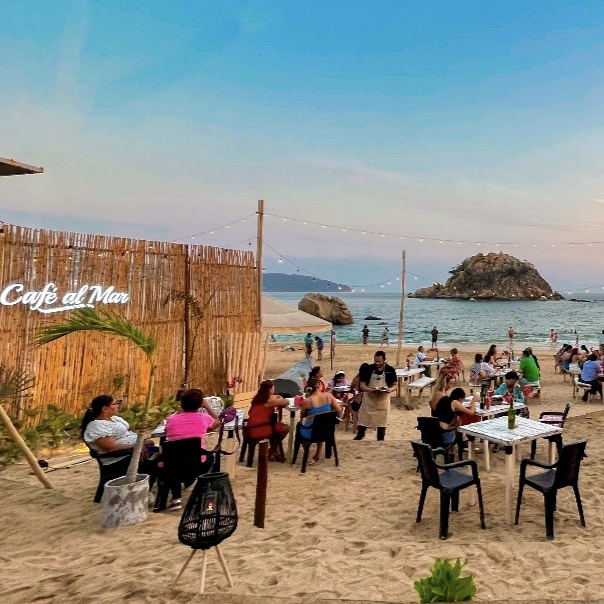 Café al Mar Acapulco  6