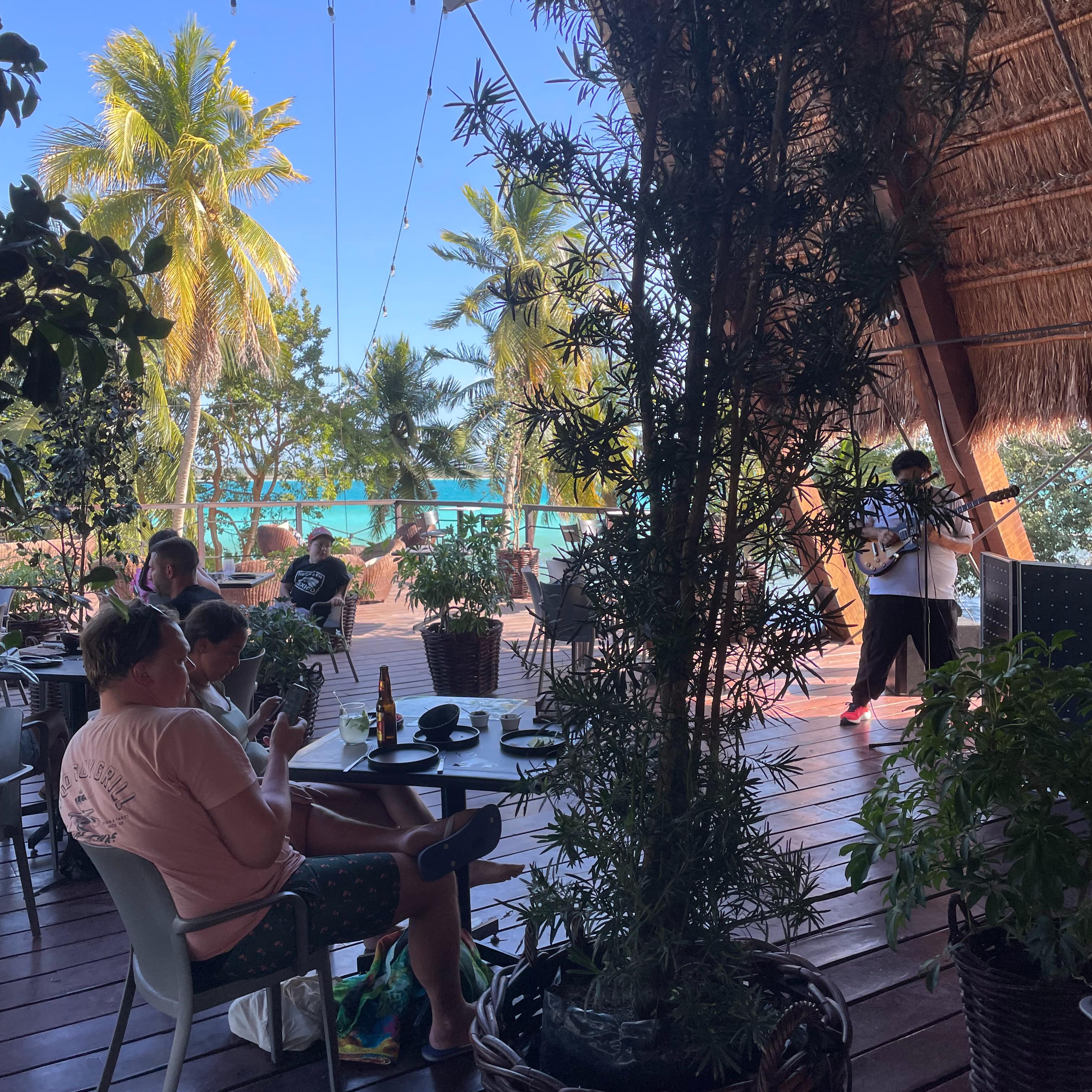 ITZÁ Bar&Brasa Bacalar 9