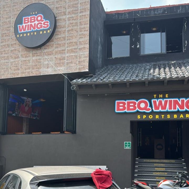 The BBQ Wings Satélite 17