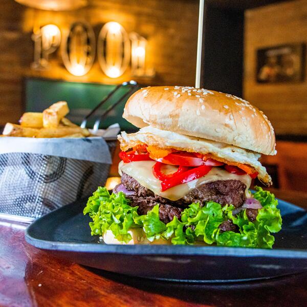 La Fabrica Sports Bar Cusco 9