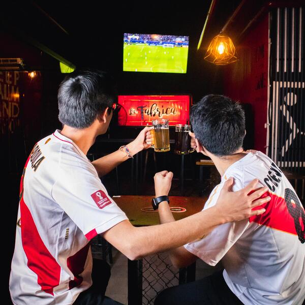 La Fabrica Sports Bar Cusco 5