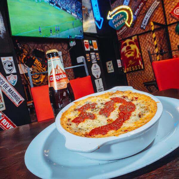 La Fabrica Sports Bar Cusco 20