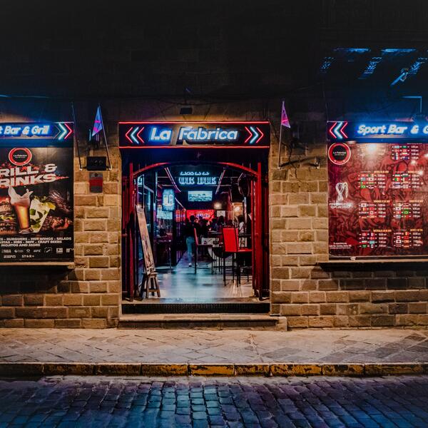 La Fabrica Sports Bar Cusco 18