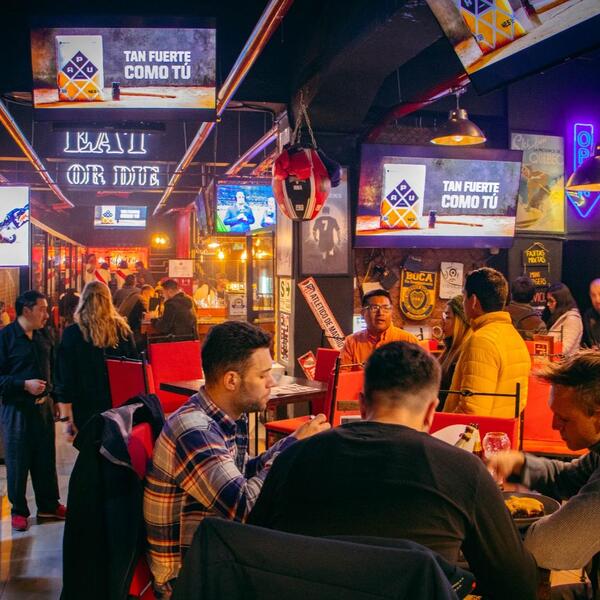 La Fabrica Sports Bar Cusco 22