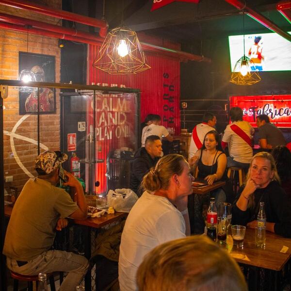 La Fabrica Sports Bar Cusco 25
