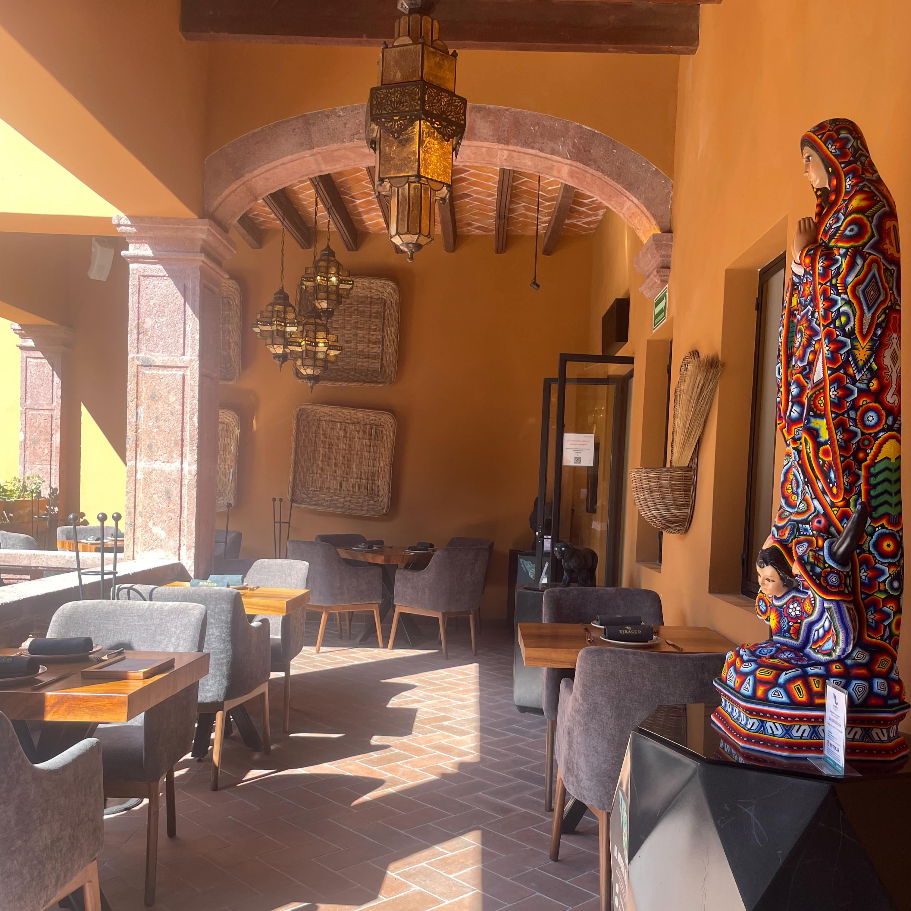 Restaurante Ziracco SMA 11