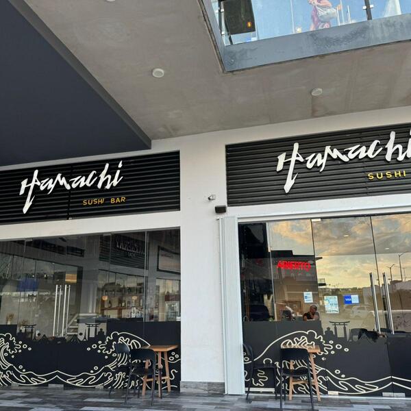 Hamachi Sushi Bar Cancún 8