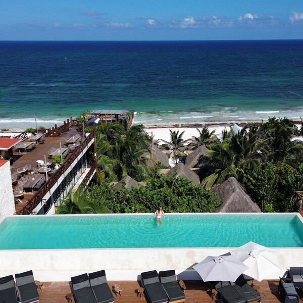 Agave Restaurant & Beach Club 15