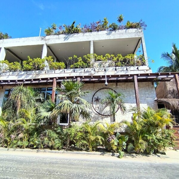 Agave Restaurant & Beach Club 16
