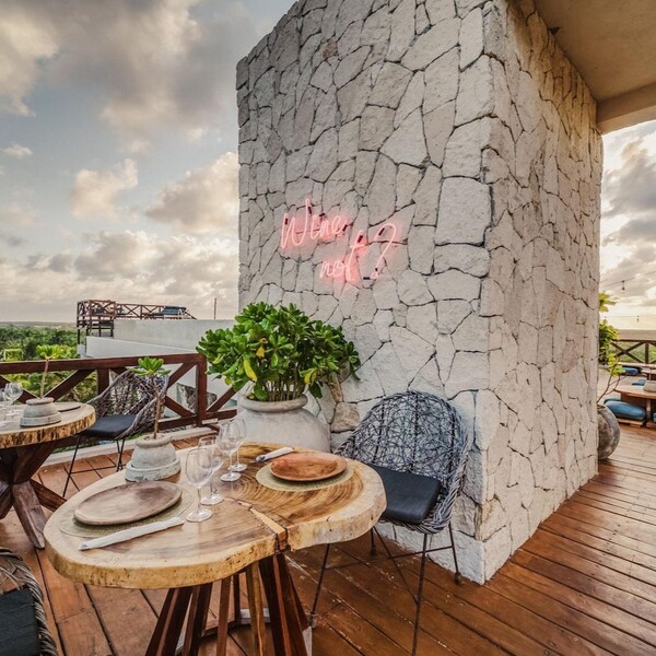 Agave Restaurant & Beach Club 11