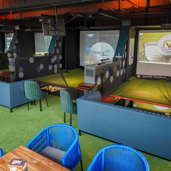 Sky19 Golf Pub Bar Bogotá 13