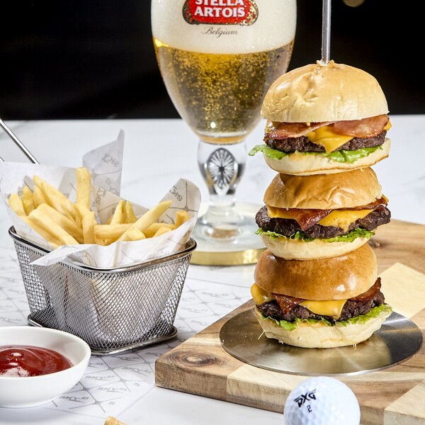Sky19 Golf Pub Bar Bogotá 12