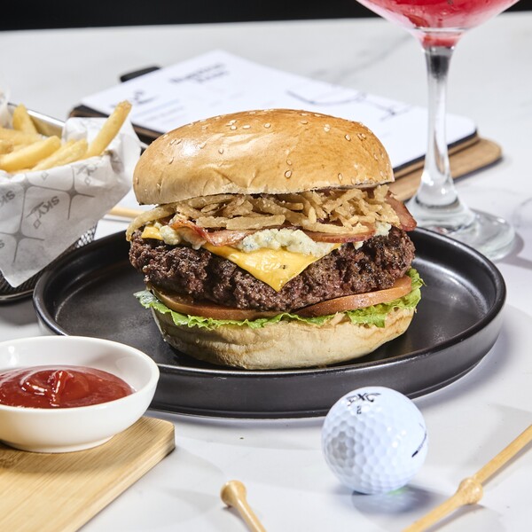 Sky19 Golf Pub Bar Bogotá 14