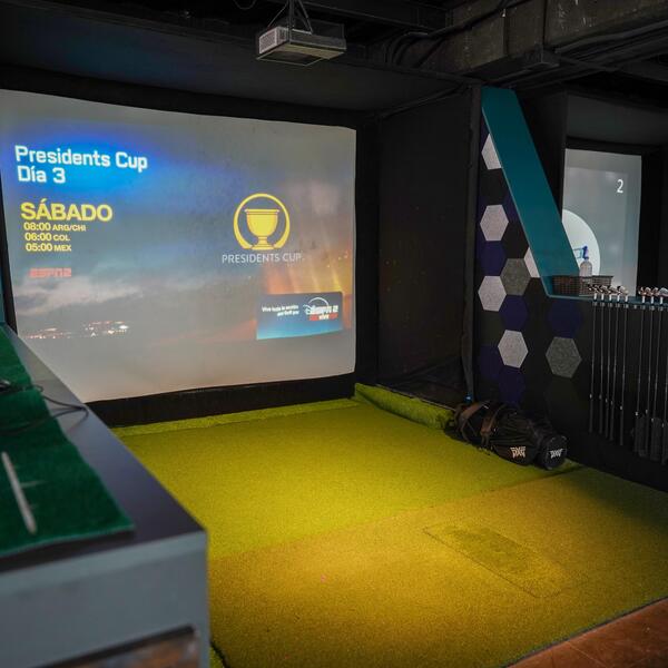 Sky19 Golf Pub Bar Bogotá 5