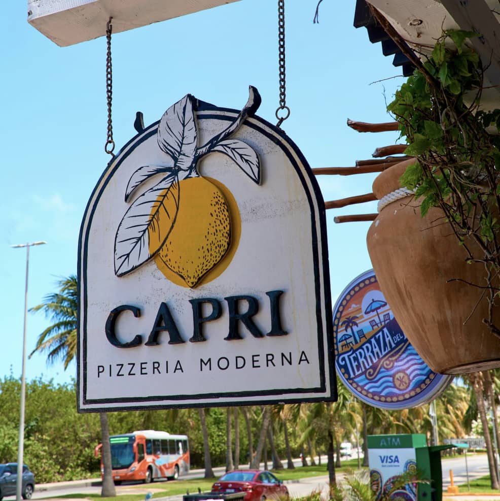 Capri Pizzeria Moderna Cancún 8