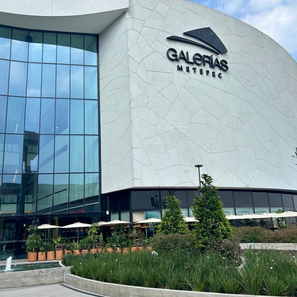 La Imperial Galerías Metepec 13