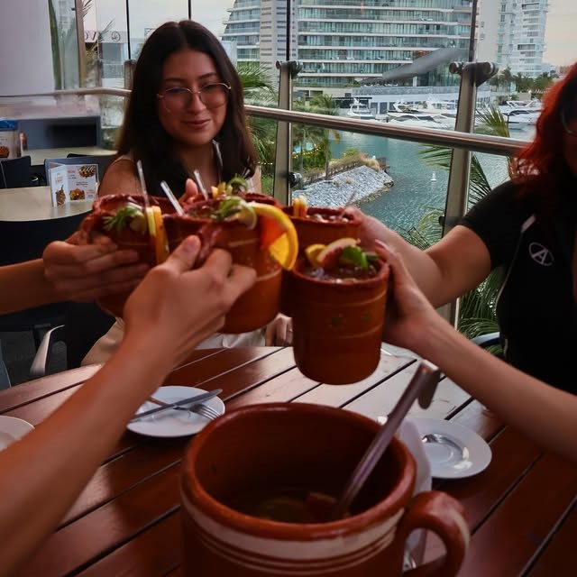 Cantaritos del Puerto Cancún 6