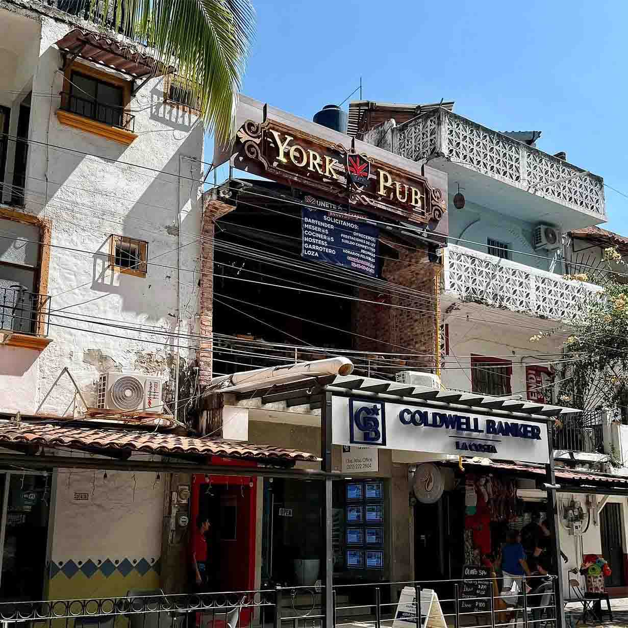 York Pub Puerto Vallarta 13