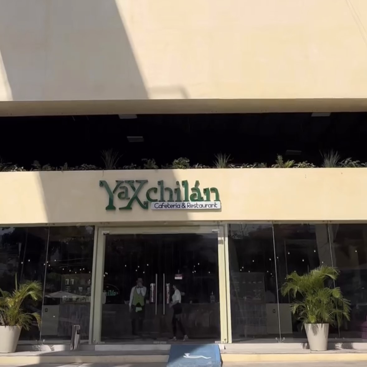 Yaxchilán Restaurante y Cafetería Tuxtla 11