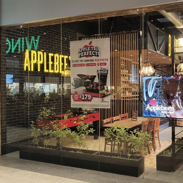 Applebee's Vía Vallejo 9