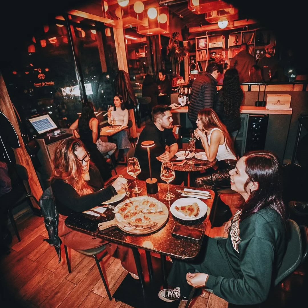 Vinos y Vinilos Rooftop Bogotá 5