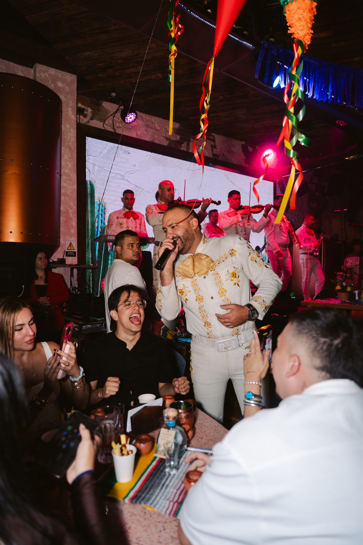 Dos Santos Cantina Medellín 8